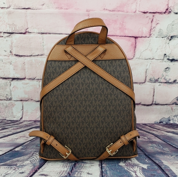 ⚠️LAST 1⚠Michael Kors Abbey MD Stud Backpack Brown - Picture 3 of 7